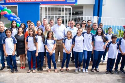 Prefeito Jones Braga reinaugura escola de tempo integral totalmente reformada em Nina Rodrigues