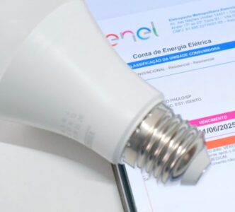 Saiba quem tem direito à isenção na conta de luz via Tarifa Social; começa nesta semana