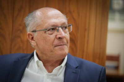 Alckmin é levado às pressas a hospital de Brasília