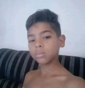Garoto de 12 anos morre atropelado por trator enquanto dormia em aterro sanitário de Teresina