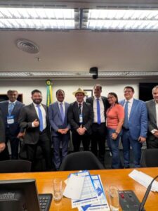 Senador Weverton Rocha recebeu comitivas municipais em seu gabinete em Brasília