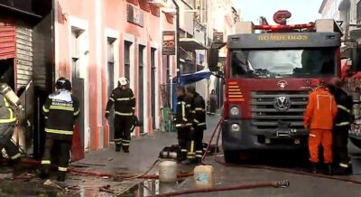 Incêndio destrói loja de roupas na Rua Grande, Centro de São Luís