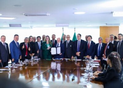 Em Brasília, Brandão participa de momento histórico com aditivo de R$ 3,6 bilhões para obras da Transnordestina
