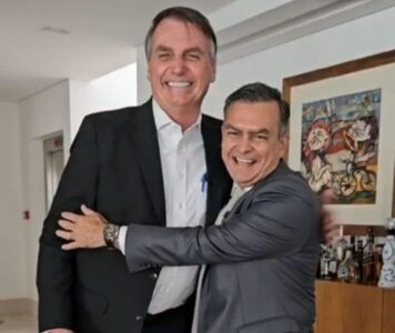 Bolsonaro se encontra com o Deputado Allan Garcês e agradece aos que votaram nele.