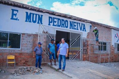 Blog do Neto Weba: Tio Gal vistoria Obras e acompanha de perto transformação no município