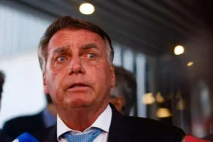 Bolsonaro é alvo de operação da PF e usará tornozeleira eletrônica