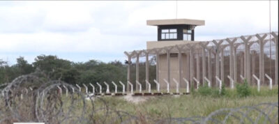 Ministério da Justiça prorroga suspensão de banho de sol de detentos em penitenciárias federais