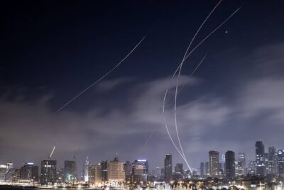 Irã adota nova estratégia e ataca territórios ocupados por Israel
