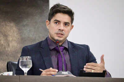Definição do novo conselheiro do TCE é adiado por pedido de vista