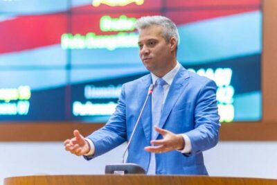 Aprovados dois projetos de lei de Neto Evangelista em prol da comunidade autista