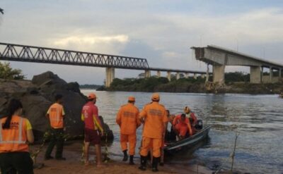 Ibama confirma fissuras em tanque de caminhão com ácido que caiu no Rio Tocantins após desabamento de ponte