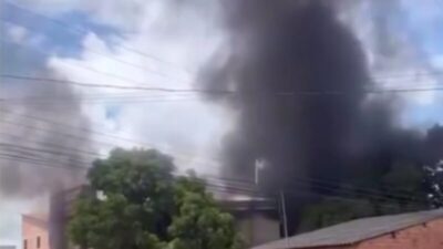 MA: Mulher ateia fogo em oficina e queima coleção de carros após discussão com ex-marido