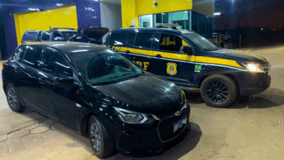PRF recupera dois carros roubados, no Maranhão