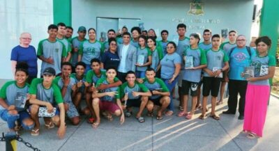 PRESIDENTE MÉDICI: Num encontro marcado com a poesia, alunos do Ensino Médio participam de sarau com autor do Livro ‘Os dizeres de um provinciano’