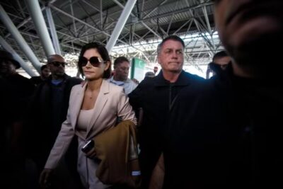 Bolsonaro se diz abalado por passaporte e fala em “perseguição” de Moraes