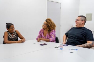 Diretora geral dos IEMA’s, Cricielle Muniz, atende a Vereadora Novinha sobre pedido de equipamentos para salas de aula em SLP