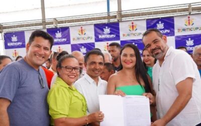 Prefeito João Carlos entrega títulos definitivos para moradores do bairro Terra Bela, em Buriticupu