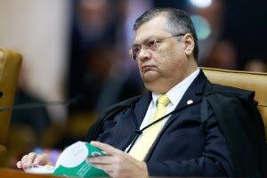 Dino abre exceção para emendas da saúde e diz que orçamento não comporta invenções