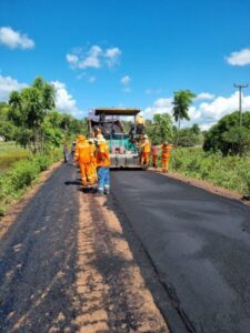 Bequimão-MA: Estrada que liga Vila do Meio ao Ramal de Jacioca recebe pavimentação asfáltica