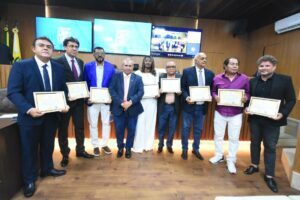 Chaguinhas presta homenagem a ex- diretores de comunicação do legislativo municipal
