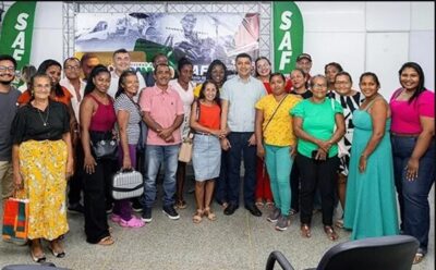 SAF assina contratos do Programa de Compras da Agricultura Familiar