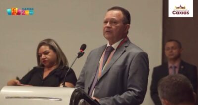 Othelino Neto enquadra governador Brandão após nova promessa de caminhonete 0800 para a Câmara de Caxias