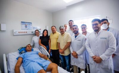BRANDÃO VISITA POLICIAL JEFERSON CASTELO BRANCO QUE RECBEU ALTA APÓS SER BALEADO