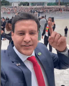 Felipe Camarão Participa de Ato pela Democracia e Repudia Golpe