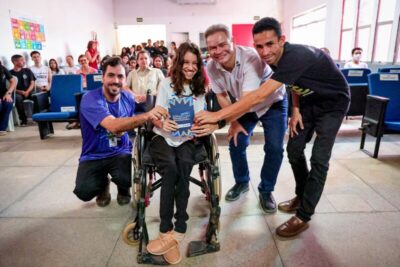 Prefeito Rafael Brito entrega Cartão Transporte no IEMA e destaca compromisso com a educação dos jovens