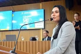 Clara Gomes propõe campanha permanente para orientar sobre descarte de resíduos em São Luís