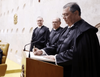 Agora é oficial. O maranhense Flávio Dino, 55 anos, é o mais novo ministro do Supremo Tribunal Federal (STF).