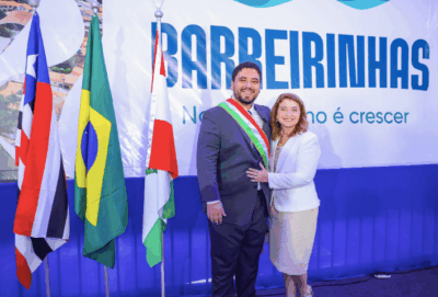 “PARA O ALTO E AVANTE”! BARREIRINHAS: Iracema Vale prestigia posse de Vinícius e de outros prefeitos da Região…