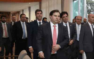 Prefeitos reeleitos poderão disputar novo mandato com proposta em tramitação no Congresso