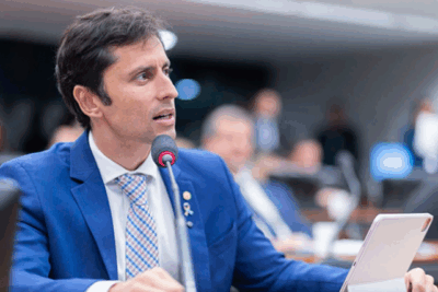 PL de Duarte Jr fixa prazo para entrega de cadeiras de rodas pelo SUS