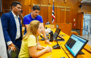 Iracema Vale conclui modernização tecnológica do Plenário Nagib Haickel