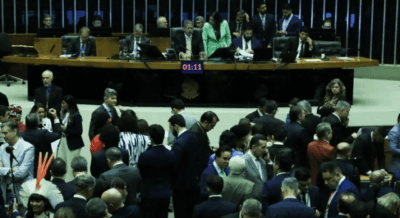 Câmara revoga novo seguro DPVAT e limita bloqueio de emendas