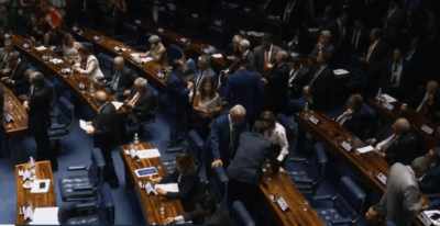 CCJ do Senado aprova fim da reeleição e mandato de 5 anos para presidente