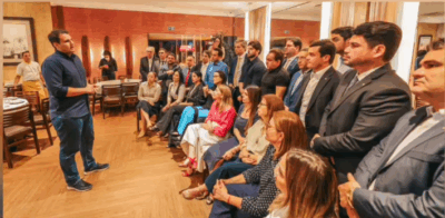 Orleans Brandão recebe apoio de deputados governistas: