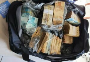 PF apreende grande quantidade de dinheiro na residência da irmã do ministro Juscelino Filho