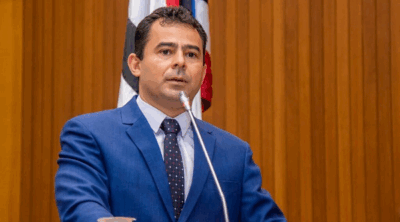 Deputado Eric Costa acaba com licença e oficializa retorno à Assembleia