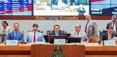 Assembleia aprova MP que institui Programa Bolsa e Prêmio Estudante Destaque Universitário