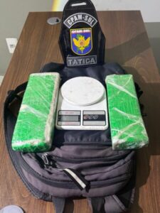 Polícia Militar apreende 2 kg de maconha na Avenida dos Africanos