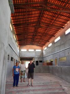 ABSURDO! Associação doou terreno à gestão Dino para construção de escola que nunca foi concluída