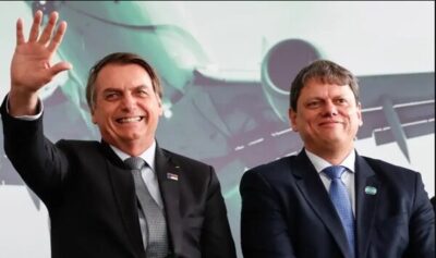 O governador de São Paulo, Tarcísio avisa aliados que aceita disputar Planalto em 2026 se Bolsonaro quiser