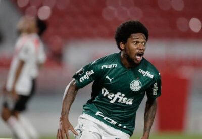 Palmeiras vence River Plate e está perto da final da Libertadores
