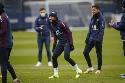 Neymar volta a treinar quase um mês após lesão no tornozelo