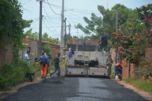Acessibilidade: Prefeitura asfalta mais três ruas na Raposa