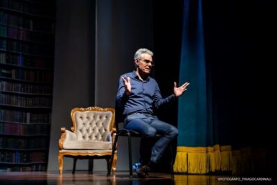 Teatro Arthur Azevedo recebe a comédia dramática ‘Nunca Desista de Seus Sonhos’