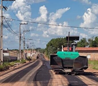 Em atendimento ao ex-prefeito Plácido Holanda Flavio Dino mandou asfaltar a Avenida Ibirapitanga; obra ja está em fase final