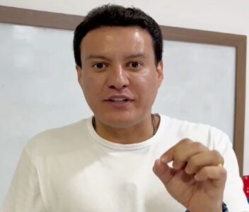PGE diz que sindicato quer dinheiro dos professores; Felipe Camarão comemora manifestação